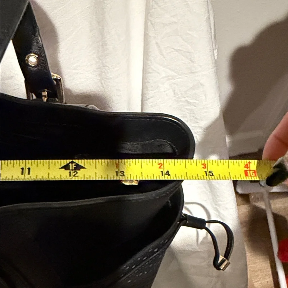 Michael Kors Elegant Black Tote with Gold Details - Picture 12 of 14